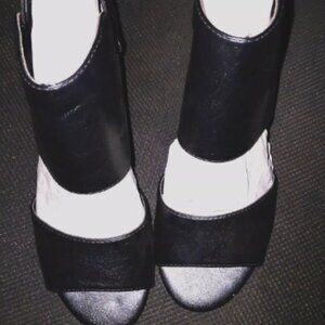 Black Sonoma Open Toe Two Inch Heel Sandals Women's Size 9 Heels 2 in